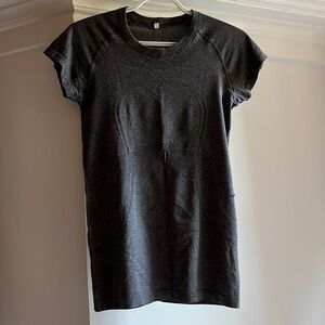 Lululemon T Shirt